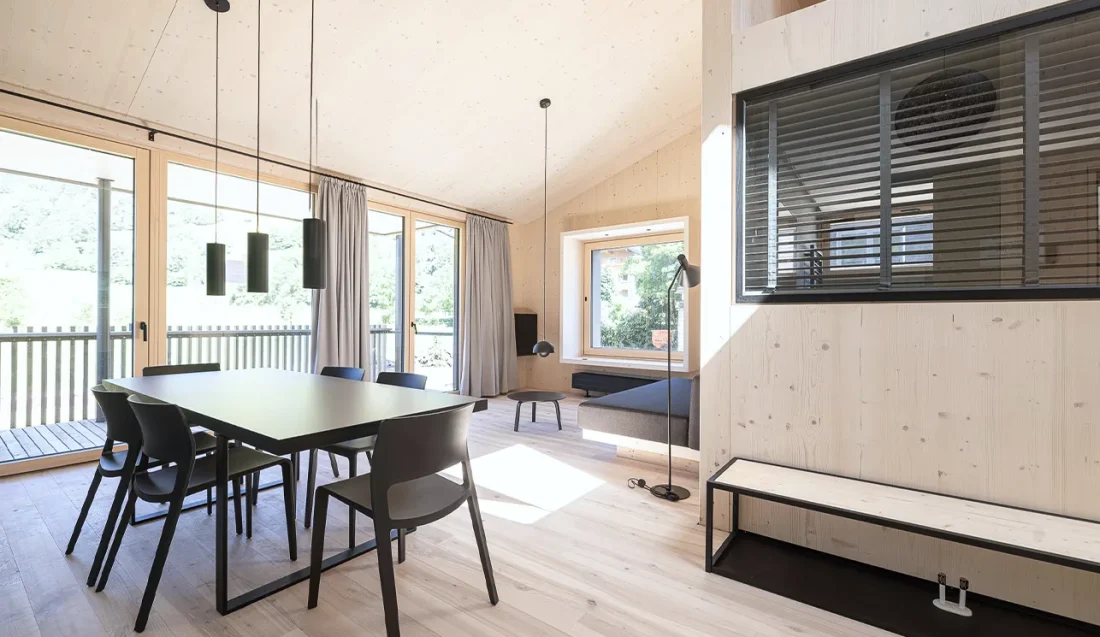 01_das-graue-schaf_ferien-appartements_bad-kleinkirchheim_naturholzboden_wohnbereich