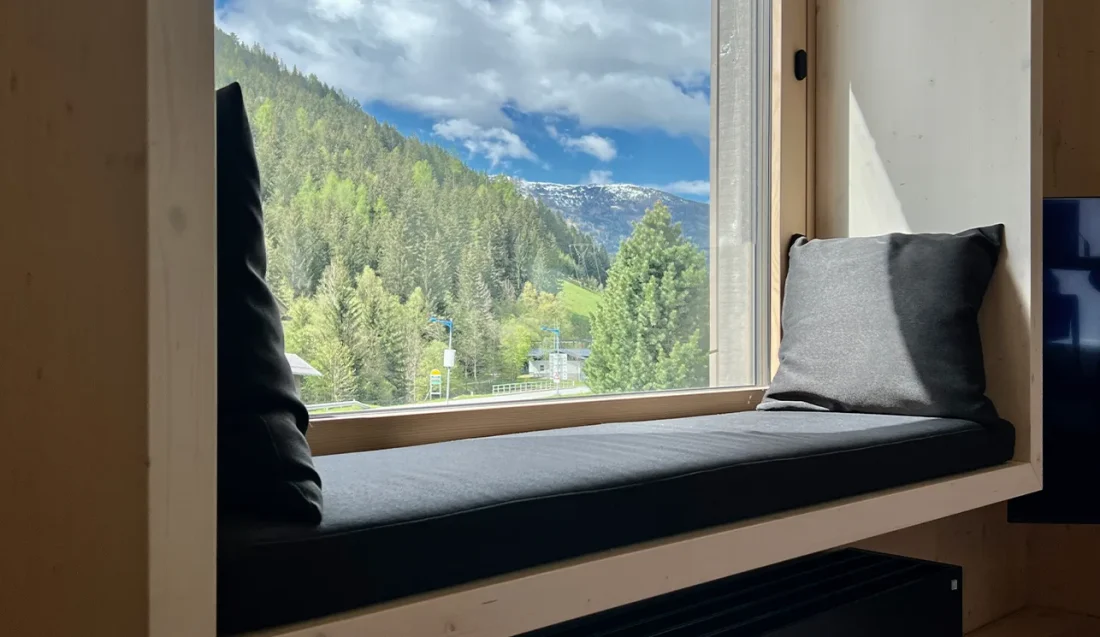 05_das-graue-schaf_ferien-appartements_bad-kleinkirchheim_panoramafenster